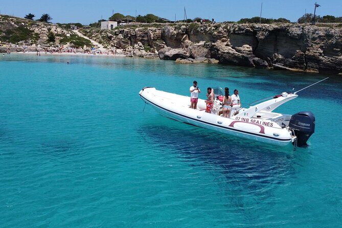 1-day private boat cruise to Favignana and Levanzo - Meeting in Trapani and how the 8-hour flow usually feels