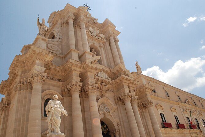 1 hour Calessino/Tuk tuk Tour to Syracuse or Ortigia Island - Price and value: what $137.57 per group buys you