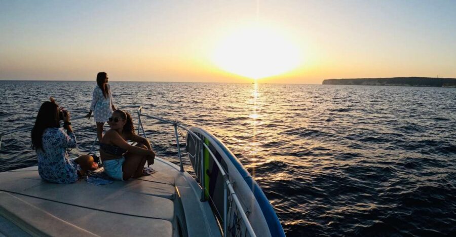 3-hour boat trip at sunset with the sighting Delfini - Why this Lampedusa sunset boat trip feels different