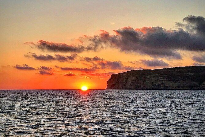 3-Hour Dolphin watching at sunset with aperitif - Aperitif on deck: what to expect and how to time your swim