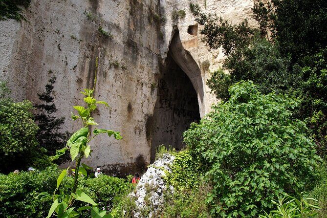 4 Hours Guided Tour to the Archaeological Park of Neapolis and Ortigia - The English specialist guide: what you’re really paying for
