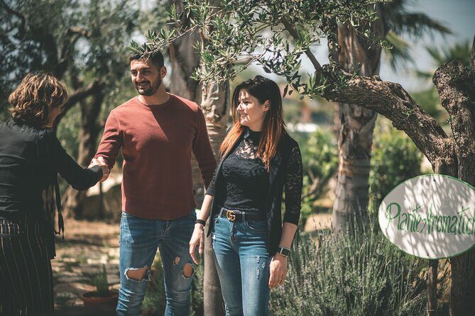 Alcamo Farm Animals and Aromatic Garden - FAQ
