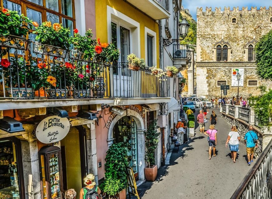 Best Tour di Taormina, Castelmola, Isola Bella e Messina - Taormina in 3 hours: views first, then ruins and shopping time