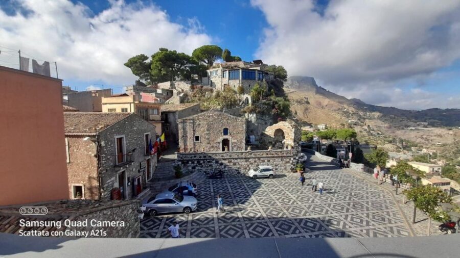 Best Tour di Taormina, Castelmola, Isola Bella e Messina - Isola Bella: beach time plus photos from Piazza Belvedere