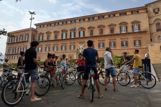 Bike tour of the historic center of Palermo with tasting - Quattro Canti: where Palermo’s big roads meet