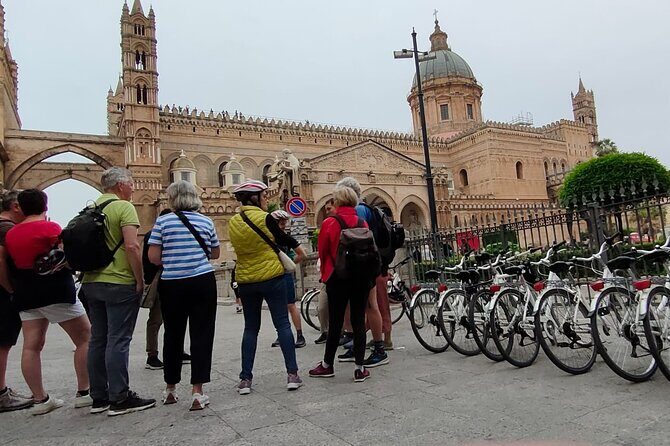 Bike tour of the historic center of Palermo with tasting - Porta Nuova: entering the historic city mood