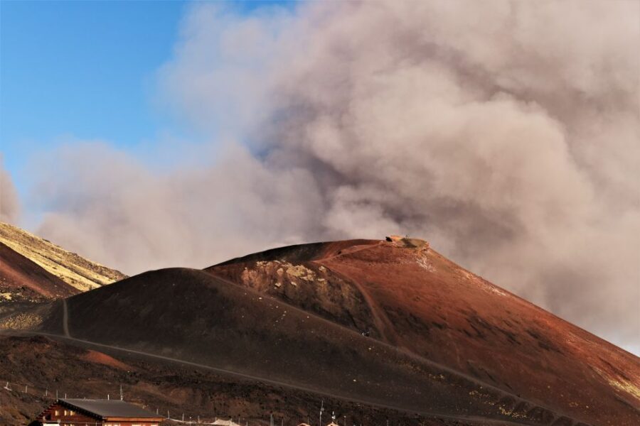 Catania: Etna Morning or Sunset Trek with Lava Tunnel & Gear - Via Grotta Lunga: the short walk that leads you into the caves