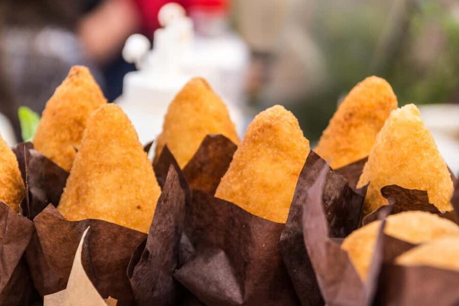 Catania: Guided Street Food Tour with Tastings - Starting at Piazza Duomo: where the walking meal begins