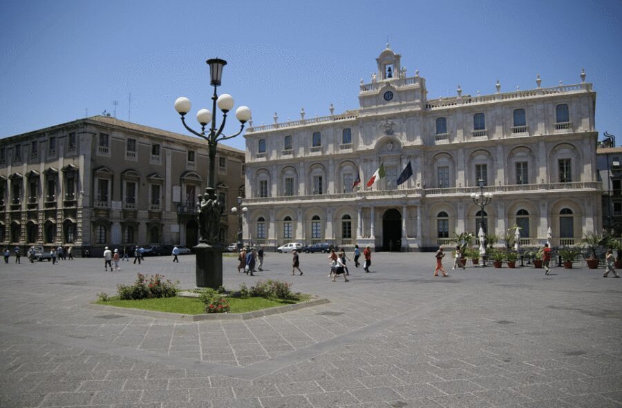 Catania Historic center Walking tour - Piazza Dante, Piazza Università, and Bellini: squares that reset the pace