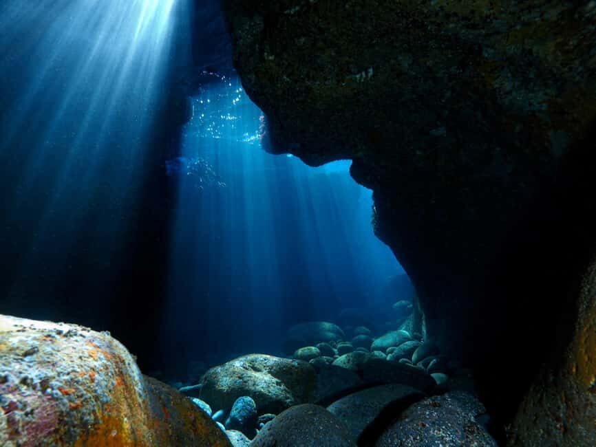 Catania: Scuba Diving Experience - Catania’s Ionian Sea: Lava-Flow Seabed and Volcanic Caves at Shallow Depth