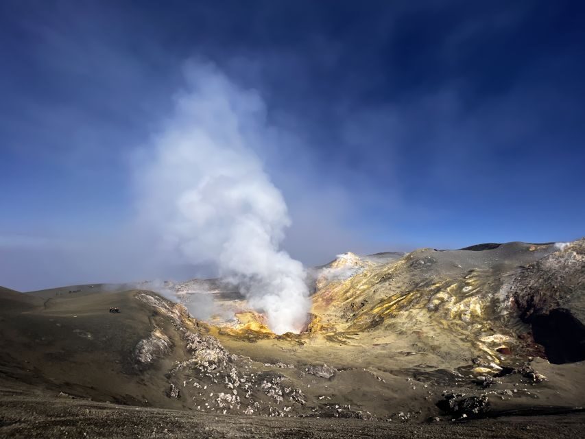 Catania: Summit Craters from North Etna with 4x4 vehicles - The hike begins: a 5km uphill push to the crater edge