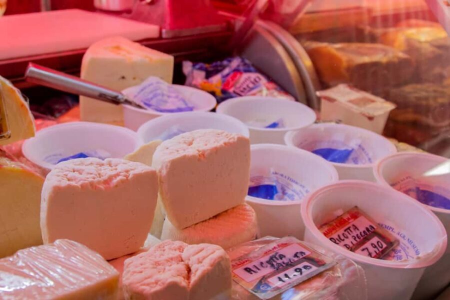 Cooking class, visit to the Catania market and light lunch - Catania market walk: where ingredients get their stories