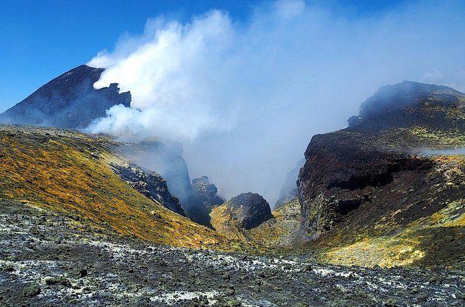Etna Summit Craters in 4x4 and Trekking - MontataGrande tasting: why this stop feels like more than a snack