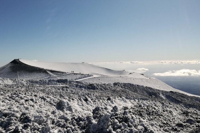 Etna: Winter excursion to 3.000mt - The main trek up toward 3,000m: what you’re walking through