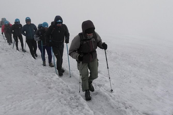 Etna: Winter excursion to 3.000mt - What to bring: water, snacks, and winter layers that work