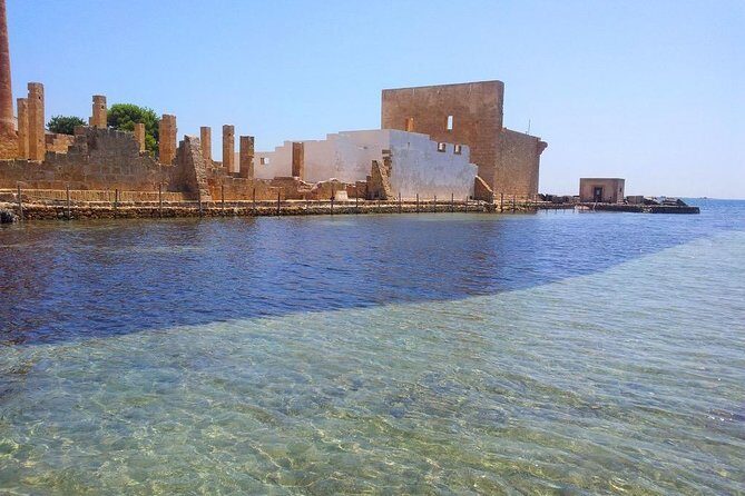 Excursion- FULL DAY - By boat Marzamemi - Onboard aperitif, tastings, and local products: the meal is part of the itinerary