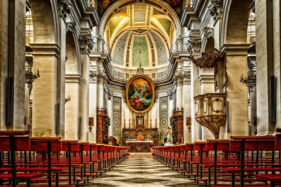 From Catania: Inspector Montalbano Day Tour with Audio Guide - Modica: the Castello dei Conti and why the chocolate matters