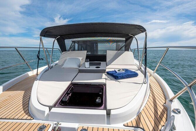 Full day cruise with lunch and aperitif at sunset - Price and value: $2,889.87 per group (up to 10)