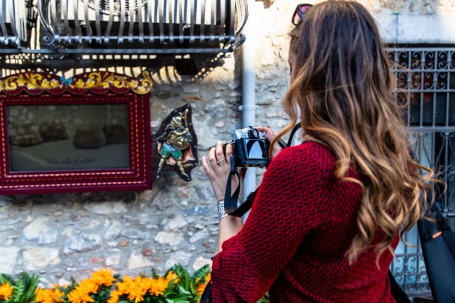 Giardini Naxos or Taormina: Godfather Tour in a Vintage Car - Getting to your start point near Taormina (and where you end)