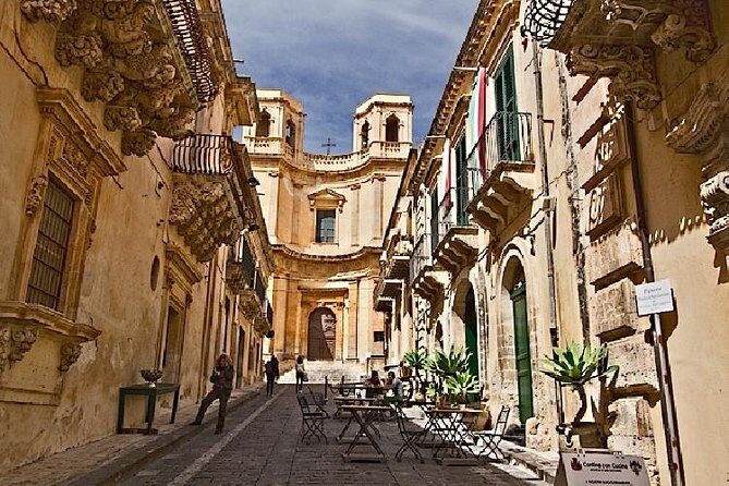 HALF DAY Excursion - Noto BAROQUE - The included shopping break and Sicilian granita tasting