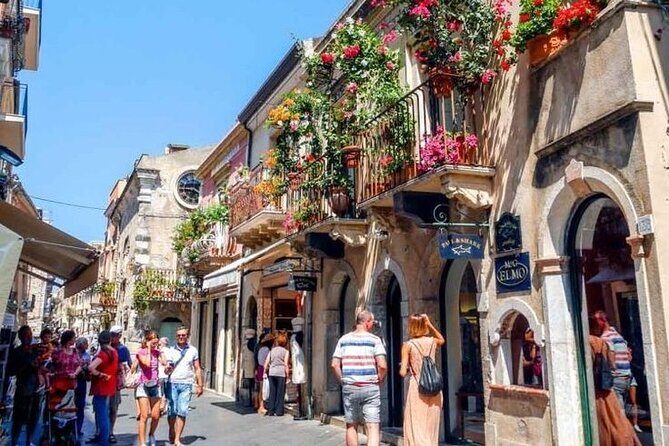 Half-day tour to Taormina, Castelmola and Isola Bella - Castelmola: small-town magic with almonds and ceramics