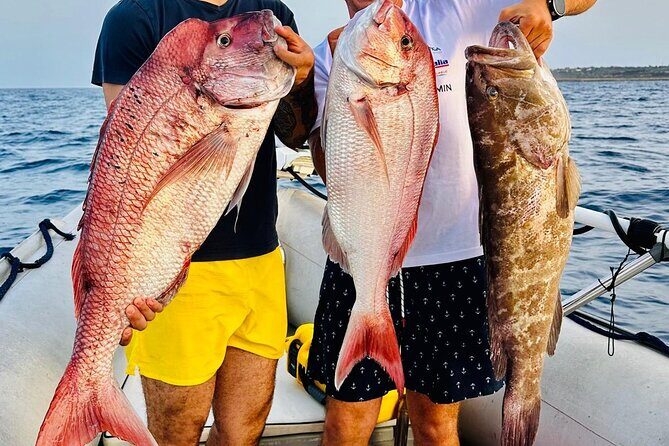 Half-seabed or rod fishing tour with bolentino - Private boat time around Ortigia and the sea caves