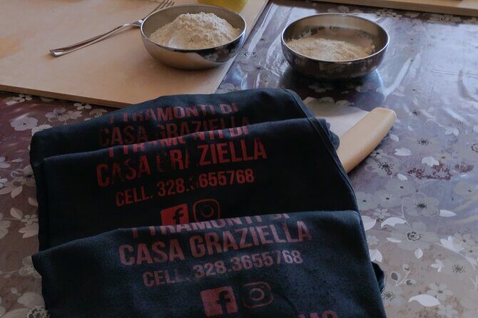 In Palermo we prepare our Sicilian dinner together - The fresh pasta lesson: flour, eggs, kneading, and shaping