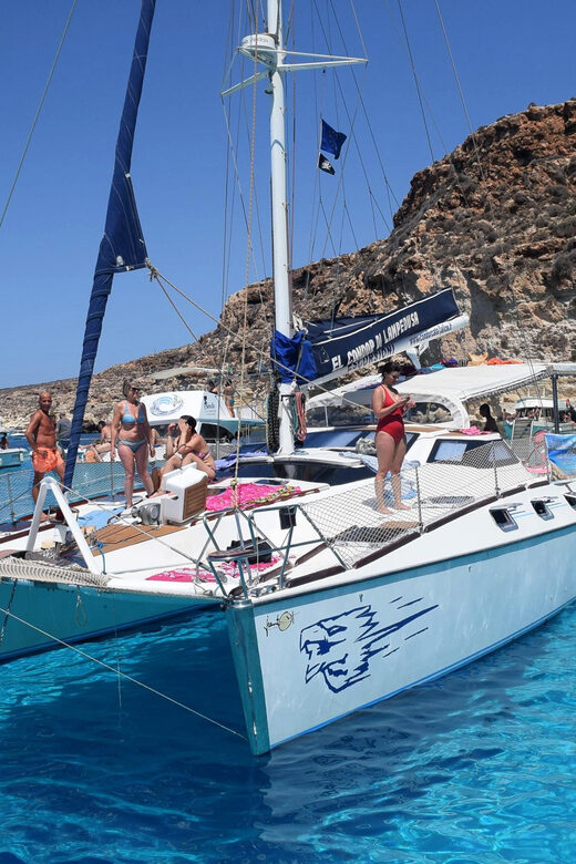 Lampedusa: Dolphin watching with aperitif at sunset - Getting started at the port: finding El Condor fast