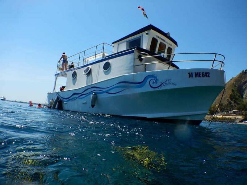 Mini-cruise Isola bella with snorkeling from Giardini Naxos - The sea route: Capo Taormina views with Etna in the background