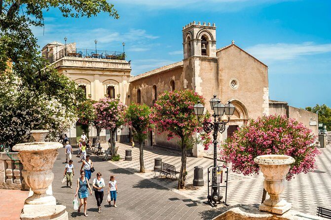 Mount Etna, Lunch in a Winery and Taormina Private Day-Trip from Messina - Taormina from Porta Messina: one hour in a town that’s built for wandering