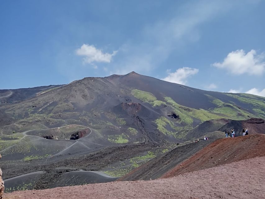 Mt Etna Private guided walking Tour with Wine Tasting - Getting from Catania up to the 1900m Etna tourist station