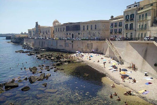Ortigia city Tour - Stop 1: Temple of Apollo (Tempio di Apollo) in about 10 minutes