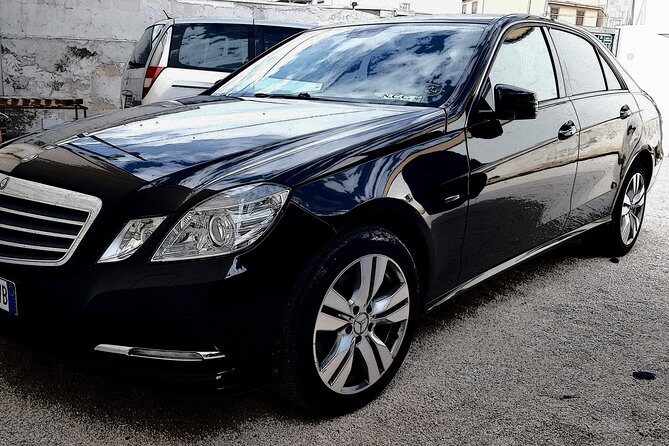Pacchetto transfer da aeroporto Palermo a Favignana (transfer+ticket aliscafo) - Pickup at Palermo Airport: Tablet Check and Driver Meet