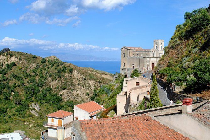 Package of 2 private tours in one day: Etna-Godfather with Lunch - The honey-and-wine timing is smart (and not just a sales stop)