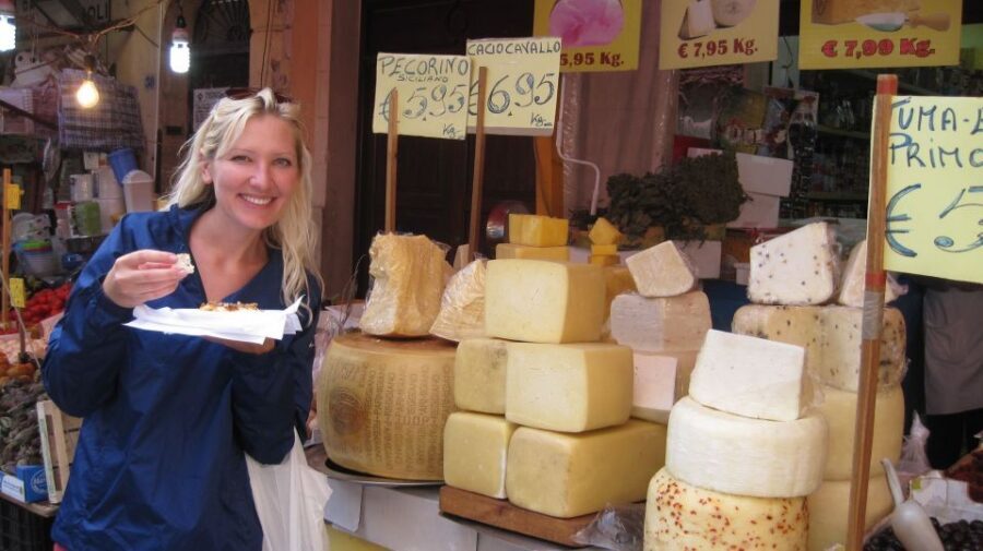 Palermo: 2-Hour Small Group Private Walking and Tasting Tour - Capo Market Tastings: Arancine, Calzoni, Spiedini, Frittola