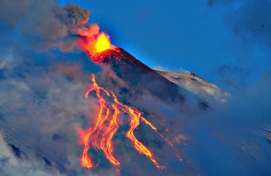 Palermo/Cefalù: Mount Etna and Taormina Day Trip - Why Mount Etna and Taormina Work So Well Together