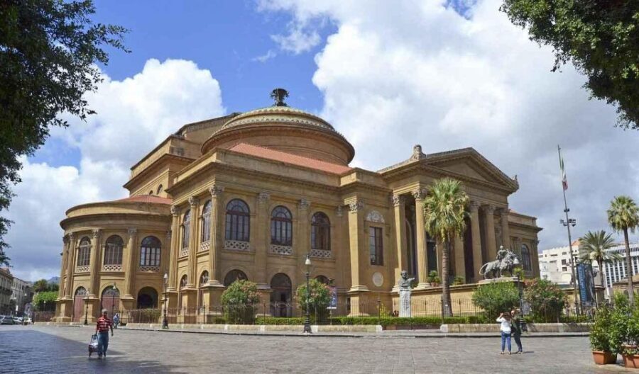 Palermo: Exclusive Private Walking Tour by Palermo Wonders - Quattro Canti and Fontana Pretoria: short stops that frame the day