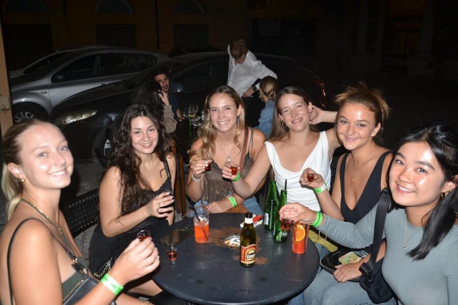 Palermo: Guided Bar Crawl with Shots and Discounts on Drinks - What You’ll Actually Do at Each Bar: Music, Shots, and Discounts