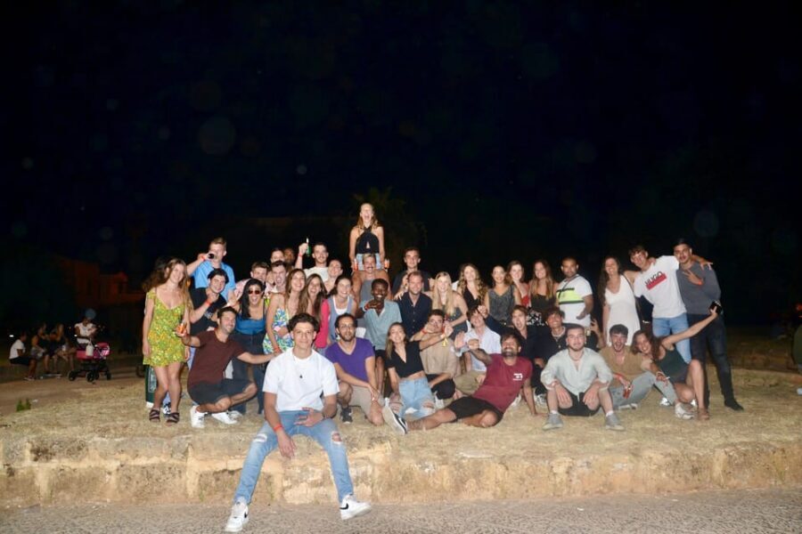 Palermo: Guided Bar Crawl with Shots and Discounts on Drinks - Guides and Group Energy: What the Night Feels Like With Luis and Others
