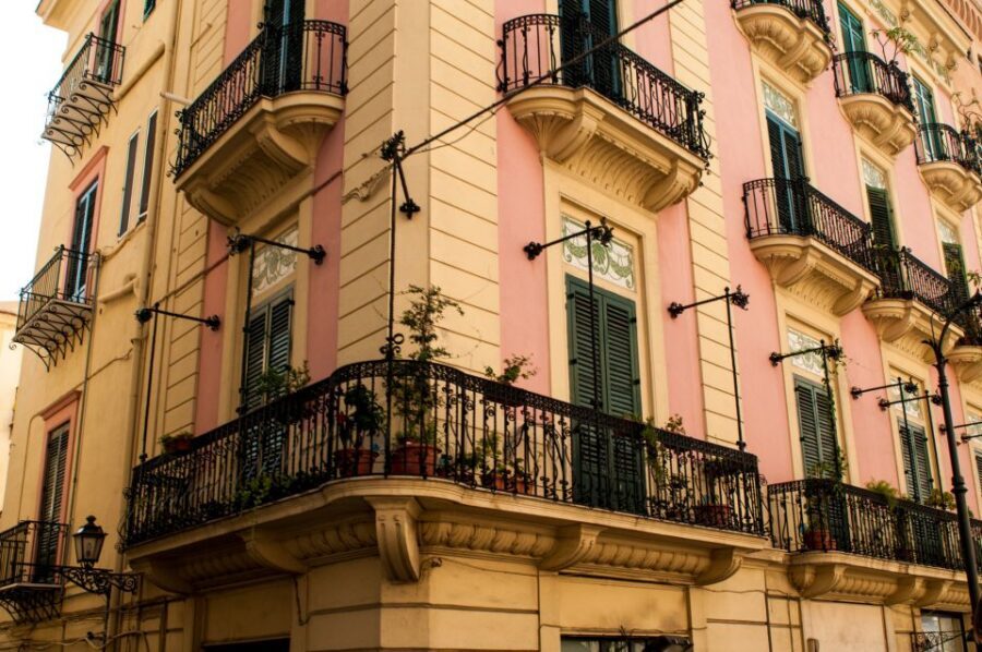 Palermo: Hop-on Hop-off Bus Tour 24-hour Ticket - Route 2: English Garden, Villa Malfitano, Zisa Castle, and the Port Side