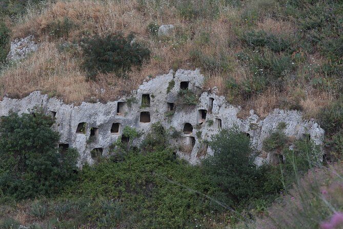 Pantalica nature history and archeology - The Anaktoron: imagining a prince’s palace in the XII century BC