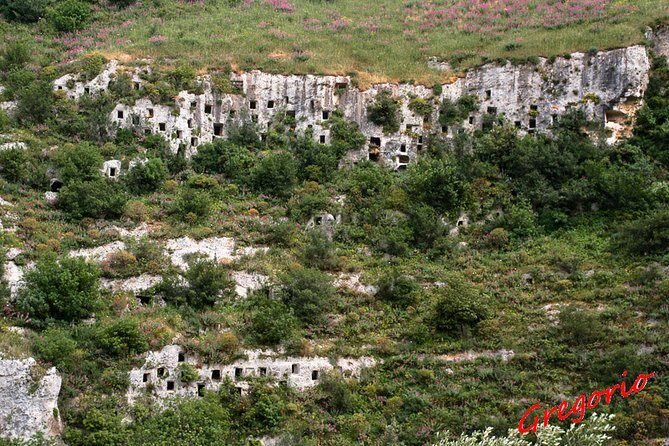 Pantalica nature history and archeology - From Greek traces to a railway you can picture: layers after Bronze Age