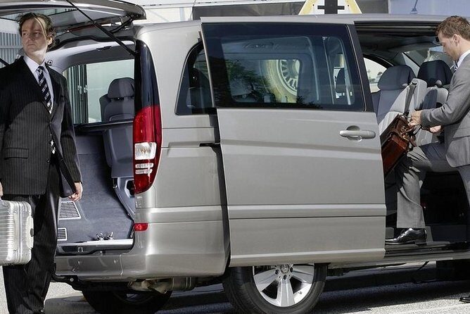 Private Airport Transfer From Taormina to Catania Fontanarossa - Pickup at your accommodation (and why baggage service is a big deal)