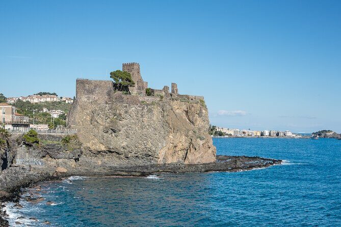 PRIVATE - Catania and Aci Trezza Bike trip - Aci Trezza and the Cyclopean Isles (Faraglioni)