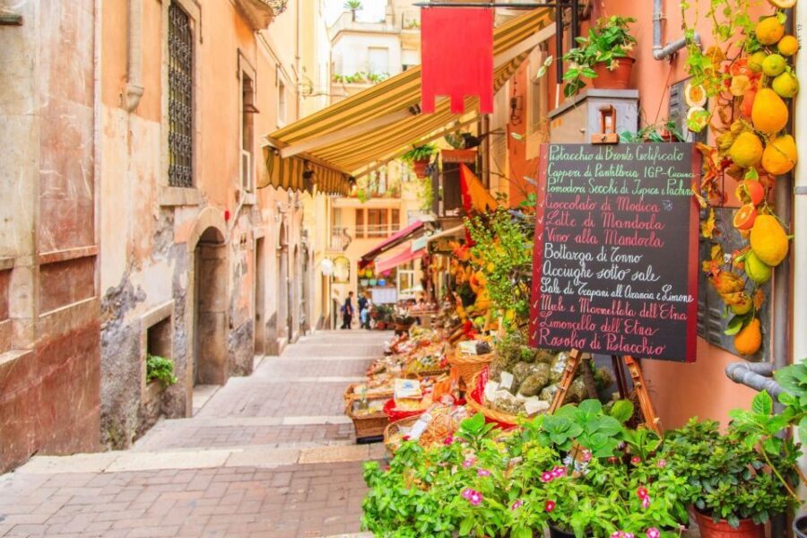 Private Taormina Top City Sights Walking Tour - Porta Messina: Your Starting Point and First Big Impression