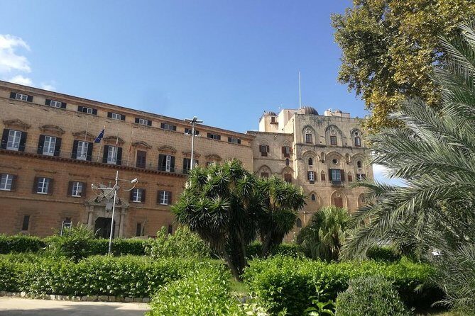 Private Tour from Palermo to Monreale, Santa Rosalia and Mondello - Piazza Marina: A Calm Pause With an Historic Tree
