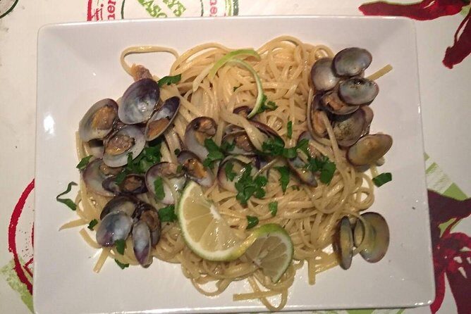 Romantic dinner on a boat - Catania - The “undisturbed time for two” factor