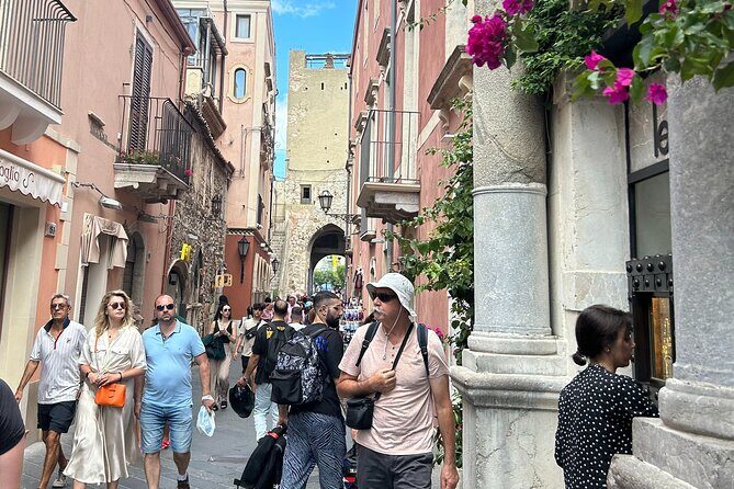 Skip-the-Line Taormina Half Day Greek Theater and Historic Center - Piazza Duomo and its four fountains: short stop, real character