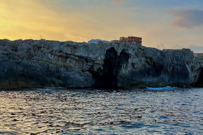 Syracuse: Boat tour with Aperitif 2 hours - Getting There: Via Malta 26 and the 6:00 pm Rhythm