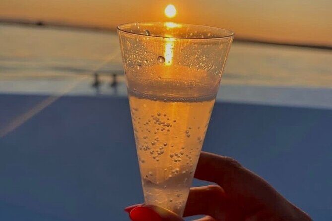 Syracuse: Boat tour with Aperitif 2 hours - Stop 2: Ortigia and Castello Maniace at Sunset Time